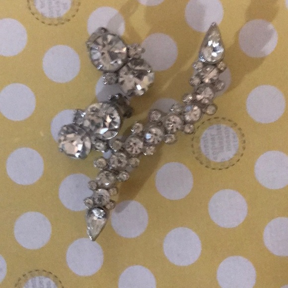 Vintage rhinestone brooch and vintage clip earrings - Picture 2 of 4